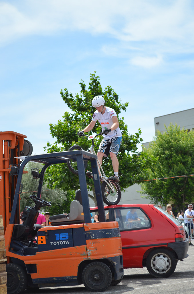 stunt%20(76)